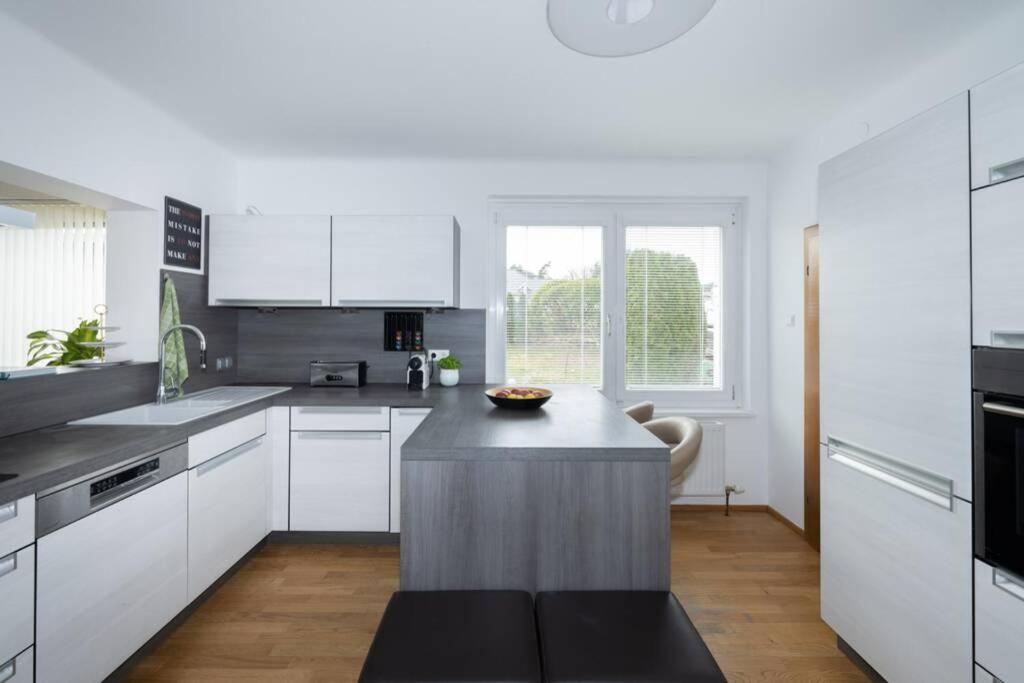 Schoenes Ferienhaus Mit Garten Pörtschach am Wörthersee Εξωτερικό φωτογραφία
